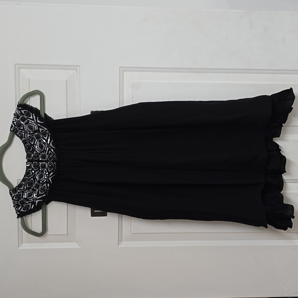 Alice + Olivia Black Embellished Neck Detail Sleeveless Silk Trapeze Dress - Picture 5 of 11